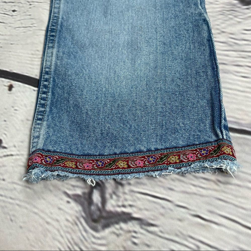 OLD NAVY women's blue boho crop ankle jeans with embroidery trim boho, size 6 - Picture 13 of 13